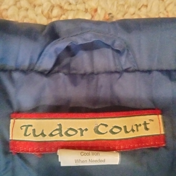 Tudor Court jacket - Picture 3 of 4